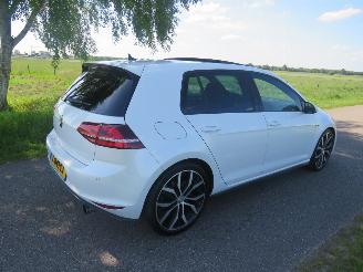 Vaurioauto  passenger cars Volkswagen Golf GTI 20 TSi 5drs 220pk Automaat  190.000  Camera Navigatie Leer 2013-11 2013/11