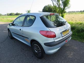 skadebil auto Peugeot 206 1.6 16v XT Automaat  120.000km nap Airco 2001/5