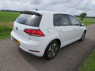 krockskadad bil auto Volkswagen Golf E GOLF Elektrisch Automaat   90.000km 5Drs Camera Navigatie  [ nieuwstaat 2017-10 2017/10