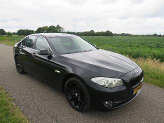 uszkodzony samochody osobowe BMW 5-serie 520 I 184pk Automaat sedan High Executive 2011 [ topstaat 2011/11