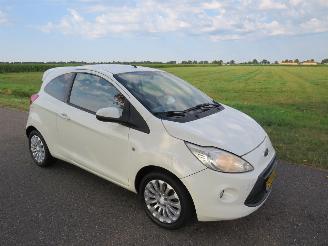 Vaurioauto  passenger cars Ford Ka 1.2 Titaniun 2008-12  goed werkende airco!!! 2008/12