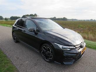Schadeauto Volkswagen Golf 1.5 E TSi R Line Aut  11.000km Nap 150pk Elektrische /Benzine 50.000 nieuwprijs 2026/2