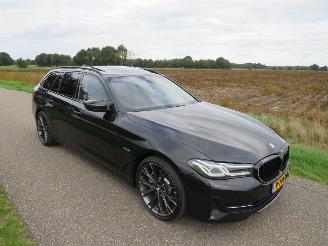 Schadeauto BMW 5-serie 520 e Automaat  Business Edition Plus [ nieuwste type Hybrid Elektriciteit 2022 vol optie 2022/9