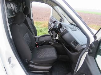 Opel Combo 1.3 CDTi Eco Flex 2016 euro 5 160.000km nap Airco L1 H1 picture 2