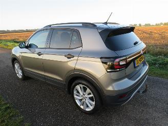 damaged passenger cars Volkswagen T-Cross 1.0 TSi Life 95pk Euro 6 Camera Navigatie clima sportstoelen  enz enz 2019/11
