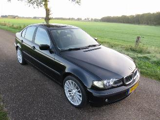 Damaged car BMW 3-serie 318 D 116 pk  2002 Navigatie Airco  Sedan 2002/9