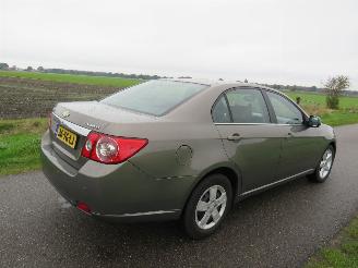 Voiture accidenté Chevrolet Epica 2.5  156pk Executive  6 Cilnder Automaat   Sedan Leer Splinter nieuwe Apk 2006/11