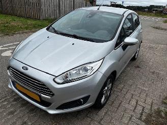 krockskadad bil auto Ford Fiesta  2013/9