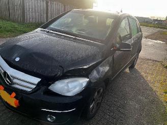 damaged passenger cars Mercedes B-klasse 160 2009/7