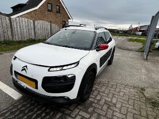skadebil auto Citroën C4 cactus 1.2 puretech shine 2016/3
