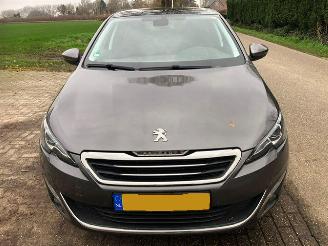 krockskadad bil auto Peugeot 308 automaat 2016/6