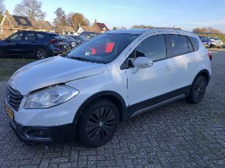 uszkodzony samochody osobowe Suzuki SX4 SX4 S-Cross 1.6 Exclusive 2013/12