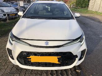 damaged passenger cars Suzuki Swace Swace 1.8 Hybrid Style 2022/8