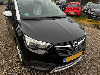 Damaged car Opel Crossland x 2019/2