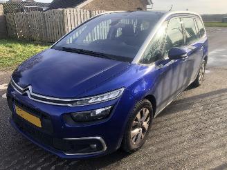 damaged passenger cars Citroën C4-picasso Grand C4 Picasso 1.2 PureTech 7 persoons 2018/2