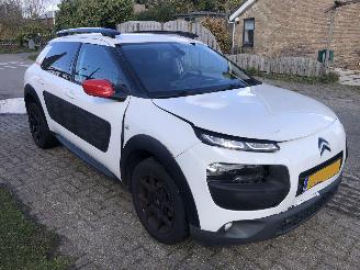 Schadeauto Citroën C4 cactus C4 Cactus 1.2 PureTech Shine 2016/3