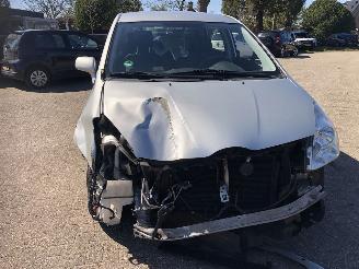 Toyota Verso Verso 1.6 VVT-i Terra picture 2