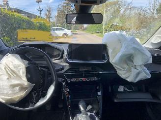 Peugeot 208 208 1.2 PureTech Blue Lease Active picture 16