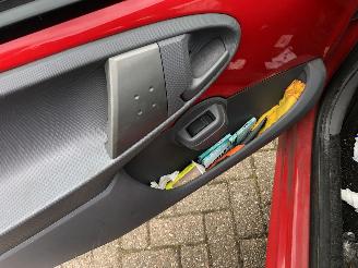 Peugeot 107 107 1.0-12V XS picture 10