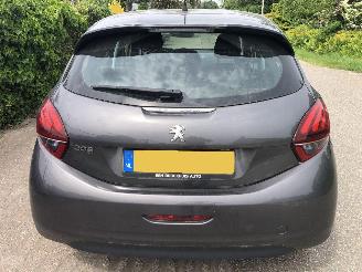Peugeot 208 208 1.2 PureTech picture 4
