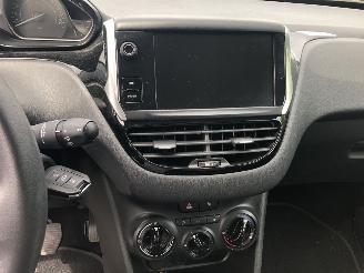 Peugeot 208 208 1.2 PureTech picture 13