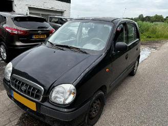 Damaged car Hyundai Atos automaat 2001/7