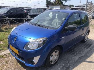 damaged passenger cars Renault Twingo Twingo 1.2-16V Authentique 2010/9