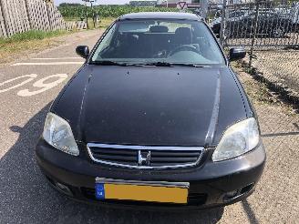 Schadeauto Honda Civic civic 3 deurs 1.4 automaat 1999/3