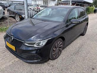 krockskadad bil auto Volkswagen Golf life   1.0 2023/2