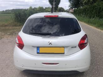 Peugeot 208 208 1.2 VTi Oxygo picture 3