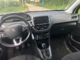 Peugeot 208 208 1.2 VTi Oxygo picture 16