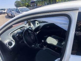 Toyota Aygo Aygo 1.0 VVT-i x-joy picture 11