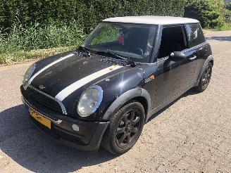 Damaged car Mini One 3-Deurs 1.6 One 2002/5