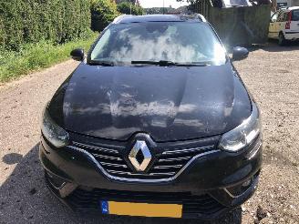 Voiture accidenté Renault Mégane Mégane Estate 1.2 TCe Bose 2017/3