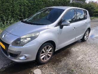 Avarii autoturisme Renault Mégane Scénic Scénic 2.0 Parisienne 2011/5