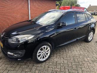 Vaurioauto  passenger cars Renault Mégane Mégane Estate 1.2 TCe Limited 2015/4