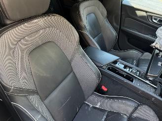 Volvo V-60 2.0 B4 R-Design Automaat picture 5