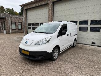 Vrakbiler auto Nissan E-NV200 Business Solar Panel 2x Schuifdeur Navi Clima 23713 Km NAP ! 2015/9
