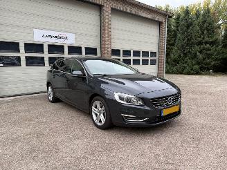 uszkodzony samochody osobowe Volvo V-60 2.4 D6 Plug-In Hybrid Automaat Schuifdak NAP ! 2013/12