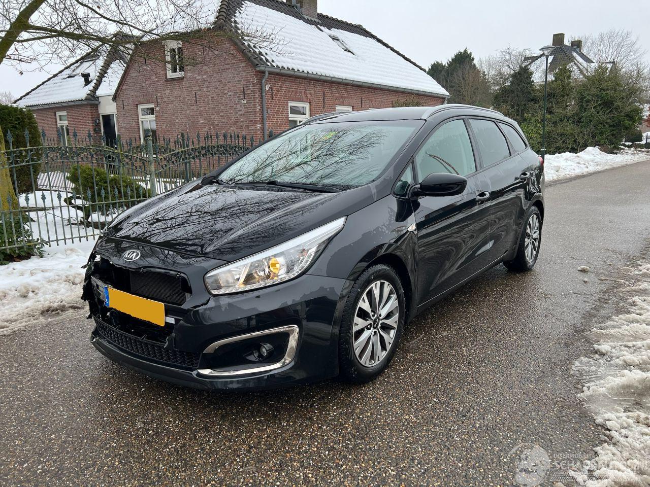 Kia Ceed 1.0 T-GDI Design Edition Navi Clima NAP !