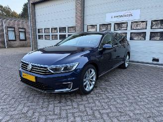 skadebil auto Volkswagen Passat 1.4 TSI GTE Highline Automaat Half-Leder NAP ! 2015/12