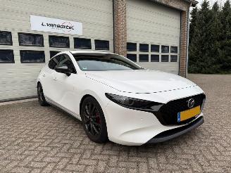 Damaged car Mazda 3 2.0 e-Skyactiv-G M 122 Luxury Navi Clima Cruise Leder 2019/10
