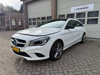 Damaged car Mercedes Cla-klasse 200 AMG Line Automaat Pano Navi 86076 Km ! 2015/9