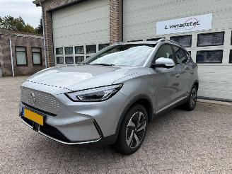 Schadeauto MG ZS EV Long Range Luxury 70 kWh Pano 29719 Km NAP ! 2023/12