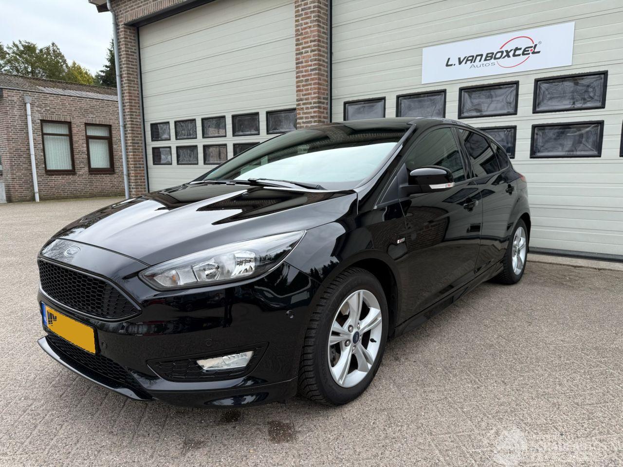 Ford Focus 1.5 ST-Line Navi Clima NAP !
