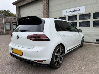damaged passenger cars Volkswagen Golf 2.0 TSI GTI Clubsport Automaat 2016/11