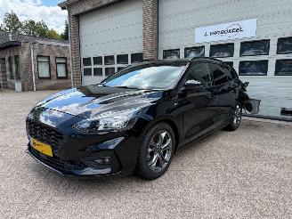 skadebil auto Ford Focus 1.0 Titanium Business Automaat Navi Clima 2019/2
