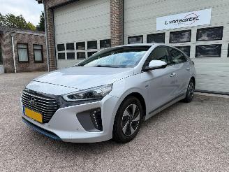 krockskadad bil auto Hyundai Ioniq 1.6 GDi Comfort Automaat Cruise Navi Clima NAP ! 2016/12