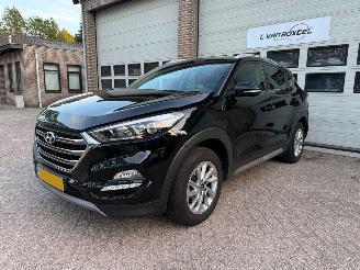krockskadad bil auto Hyundai Tucson 1.6 GDi Comfort Navi Clima Cruise 79852 Km ! 2018/8