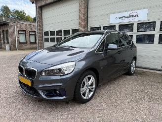 Unfallwagen BMW 2-serie 218i Sport Automaat Clima Navi Cruise 98461 Km NAP ! 2015/11
